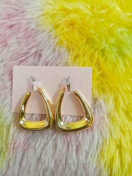 Anti-Tarnish Tapered Shape CCB Earing✨