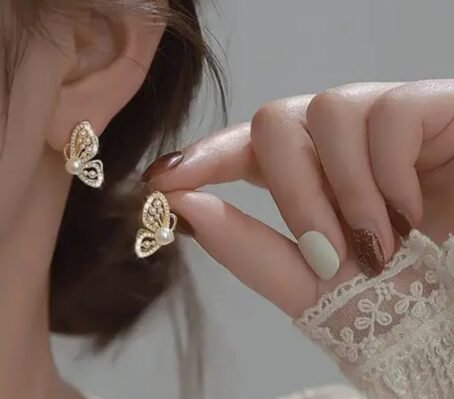 Elegant Korean-Style Earrings Combo ✨ - Image 2