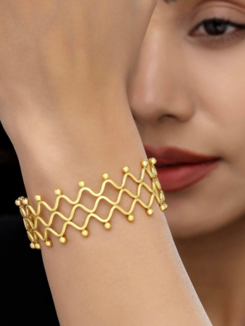 Anti-Tarnish Golden Bangle Bracelet (Adjustable Size)