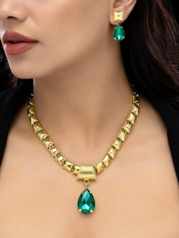 Anti-Tarnish Emerald Crystal Necklace Set With Earrings